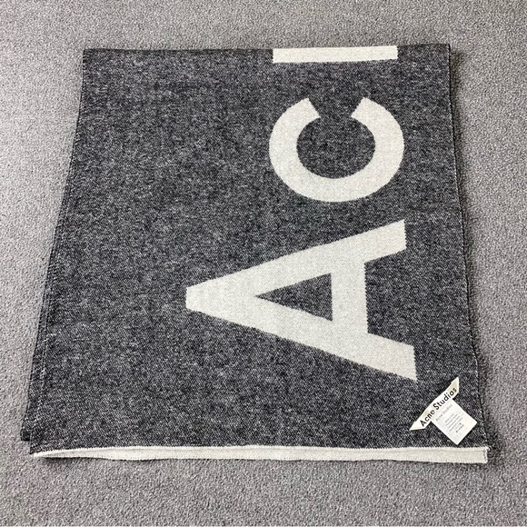 ACNE STUDIOS Gray Jacquard Scarf Rectangular - Picture 8 of 13